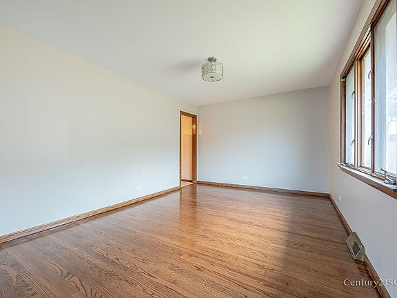 5th image of 607 E 173rd St