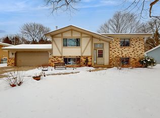 8465 Sunnyside Rd, Mounds View, MN 55112