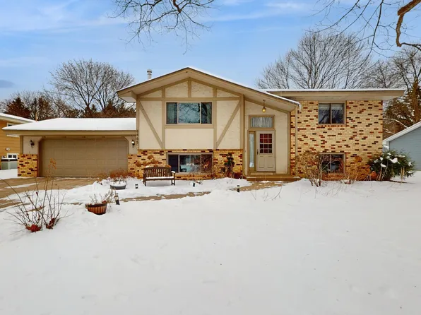 8465 Sunnyside Rd, Mounds View, MN 55112