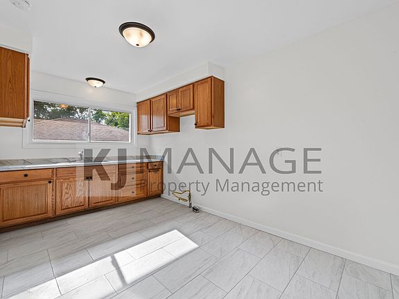 2nd image of 8417 Colonial Ln