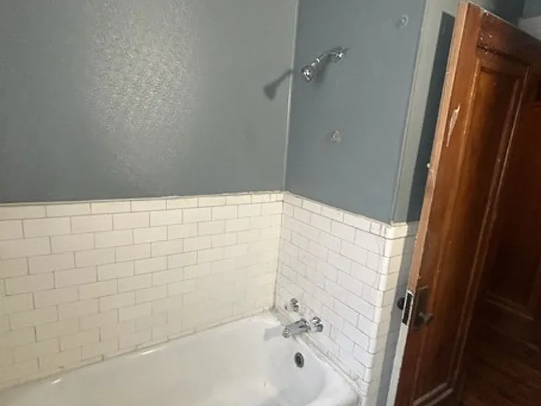 1304 Garfield St — Photo 7