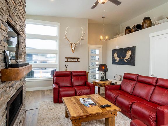 5th image of 60069 SE Ruby Peak Loop