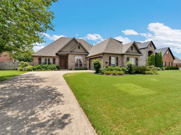 461 Bordeaux Ave, Springdale, AR 72764