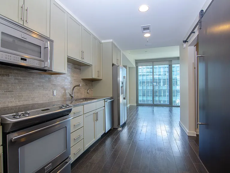 1212 Laurel St #1512 — Photo 4