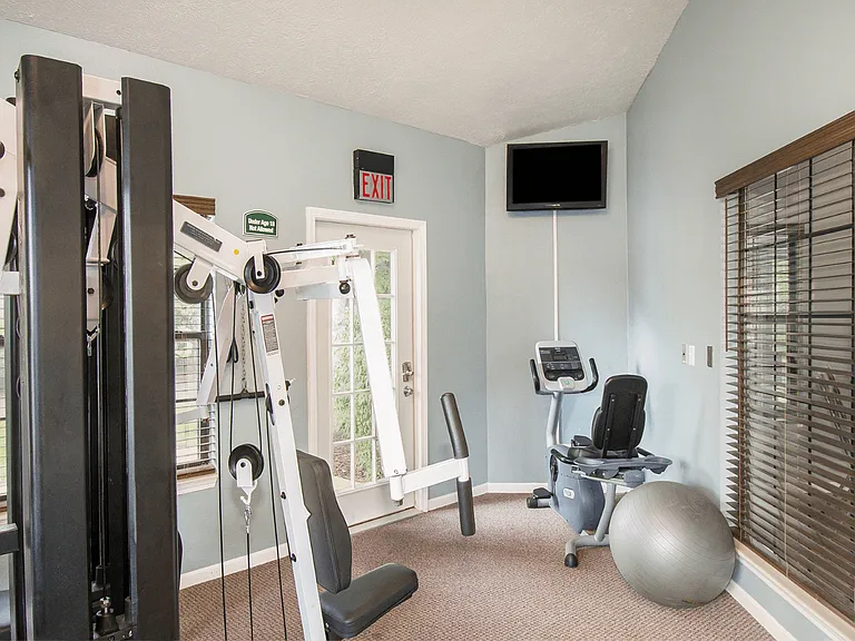Westfield Club Apartments — Photo 37