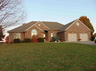 810 Willow Tree Ct, Higginsville, MO 64037