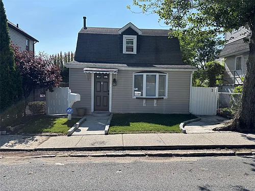 6 Alexander Pl Photo 1