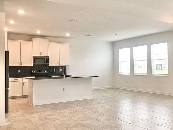 5th image of 5005 Center Ct