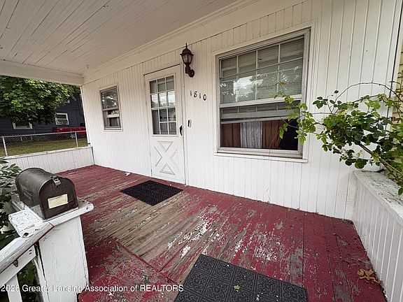 4th image of 1810 Coleman Ave