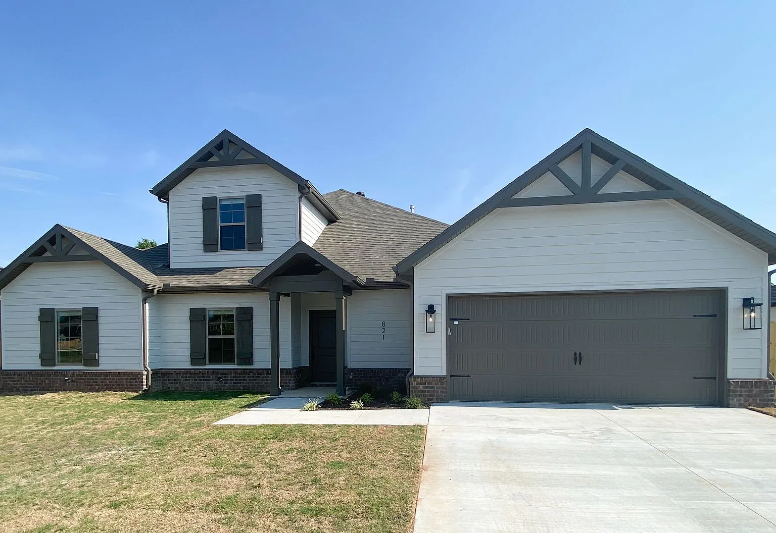 821 Lyon Loop — Photo 1