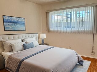 11984 Oxford Ave APT D, Hawthorne, CA 90250