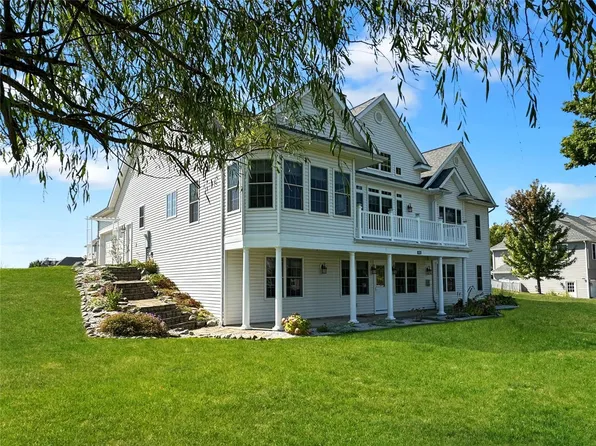 8820 Carson Dr, Waterford, PA 16441