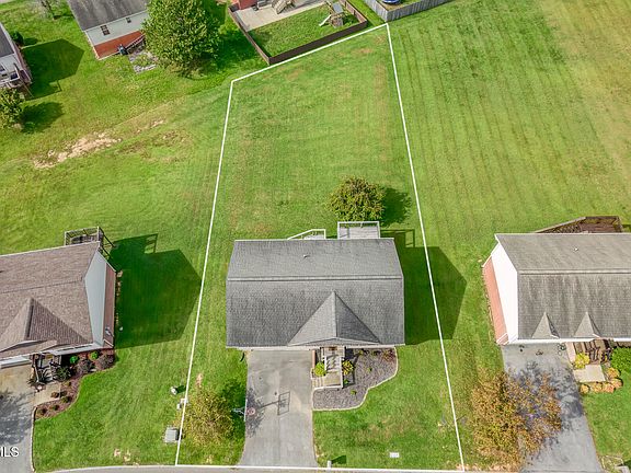3rd image of 97 Mountain Creek Ct
