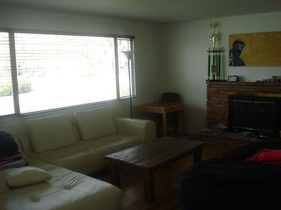 5th image of 990 E Luetta Dr