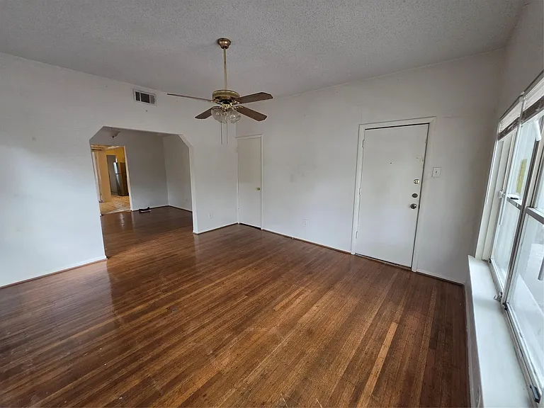 1226 W Gray St #2 — Photo 7