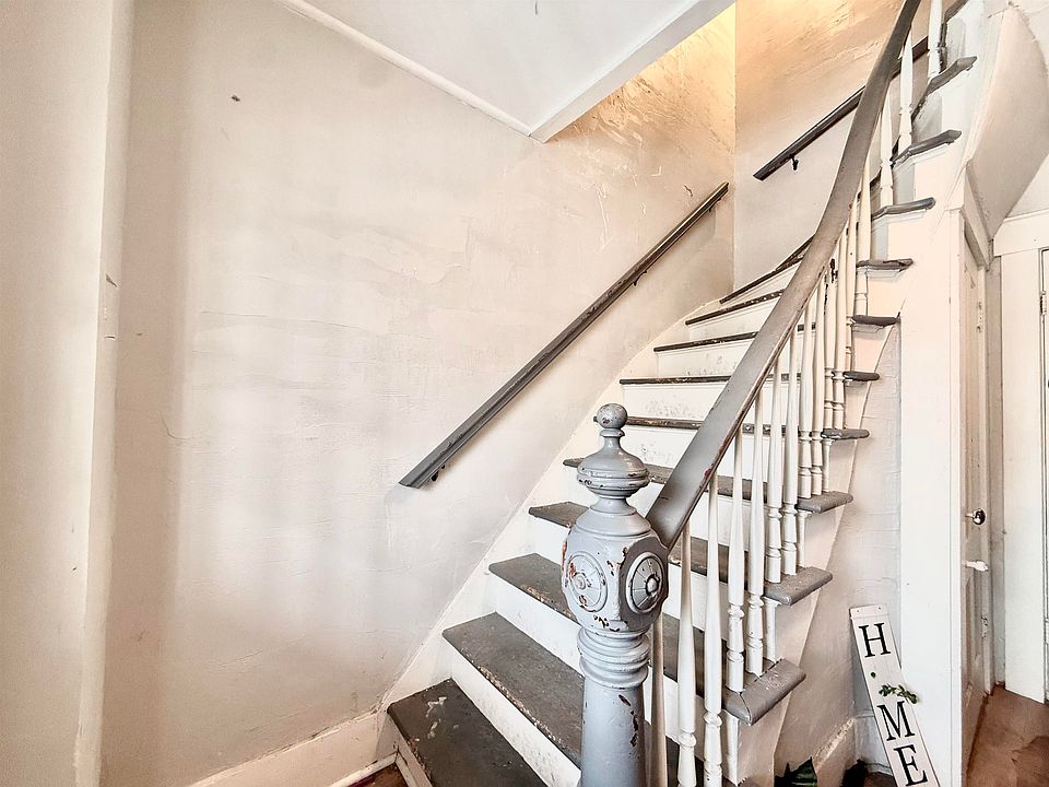 1st image of 38 Baxter Street