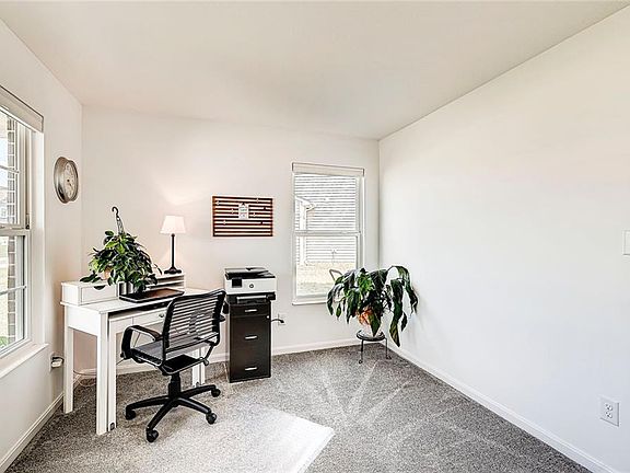 5th image of 5523 W Woodhaven Dr