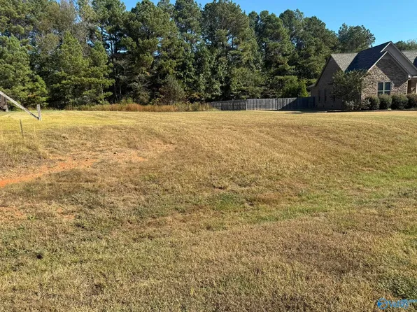 9 Evergreen Ln, Athens, AL 35613