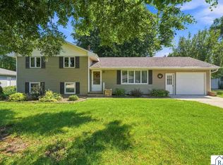807 N Renville St, Winthrop, MN 55396