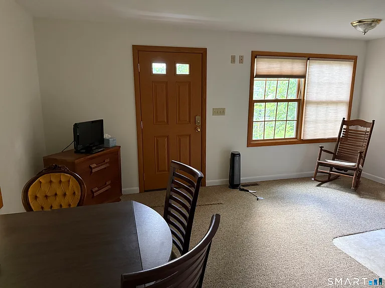 381 Nichols Ave — Photo 6