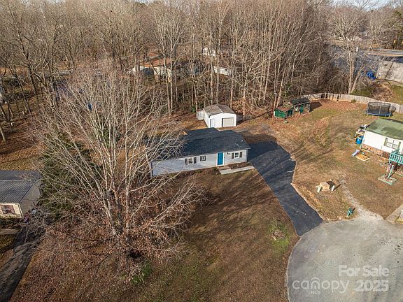 3rd image of 1383 Sandiwood Ct