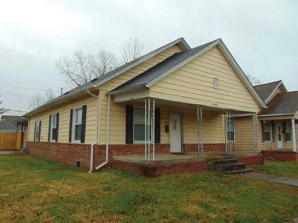 520 N 17th St, Herrin, IL 62948