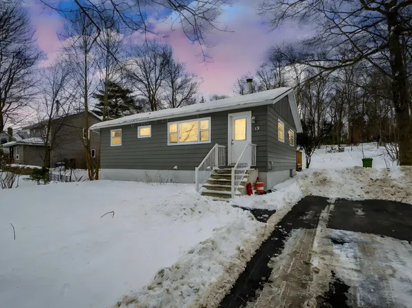 15 Saint Michaels Ave, Halifax, NS B3P 1M6