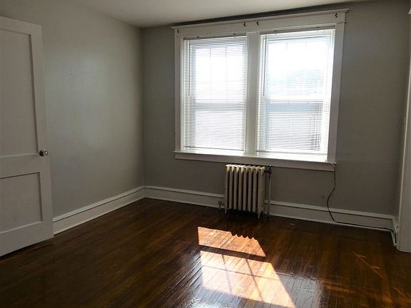 3rd image of 4209 Chester Ave APT D15