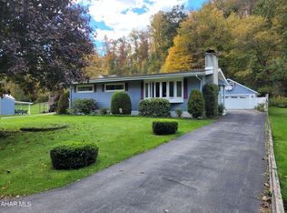 521 26th St, Tyrone, PA 16686