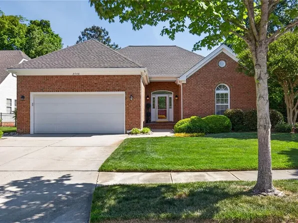 2708 Longworth Ct, Virginia Beach, VA 23456