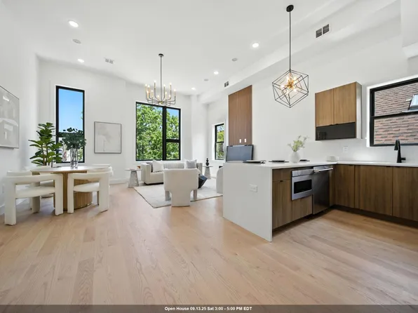 59 Waverly Street image 1 of 28