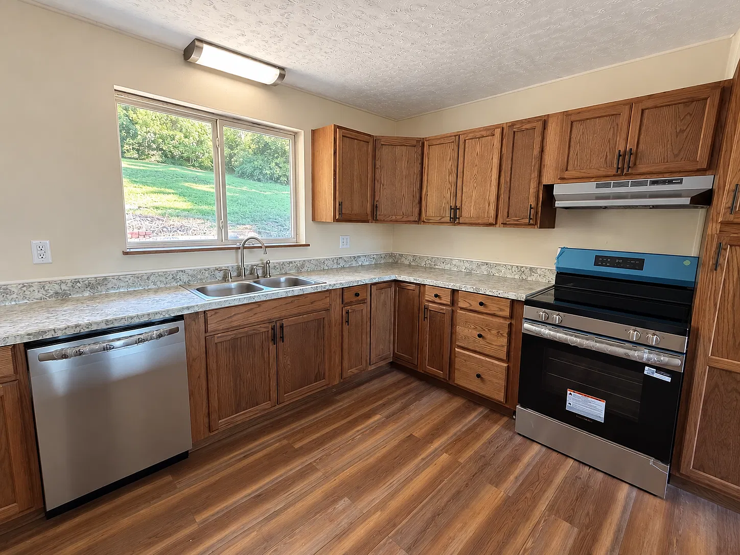 2 bed, 1000 sqft, $1,550 — Photo 4