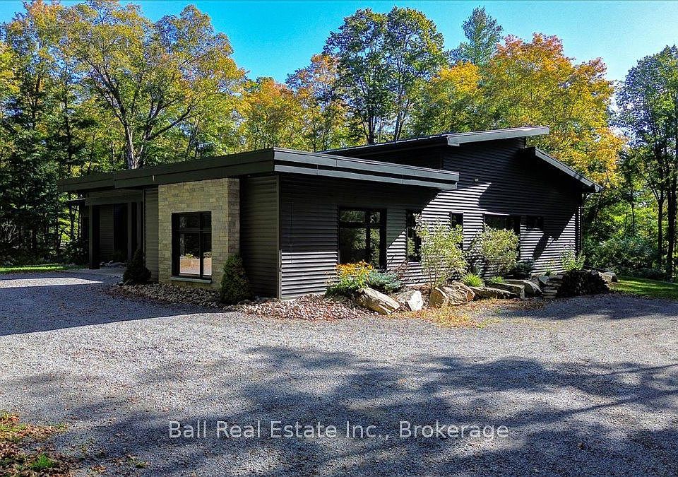 1st image of 95 Woodland Rd