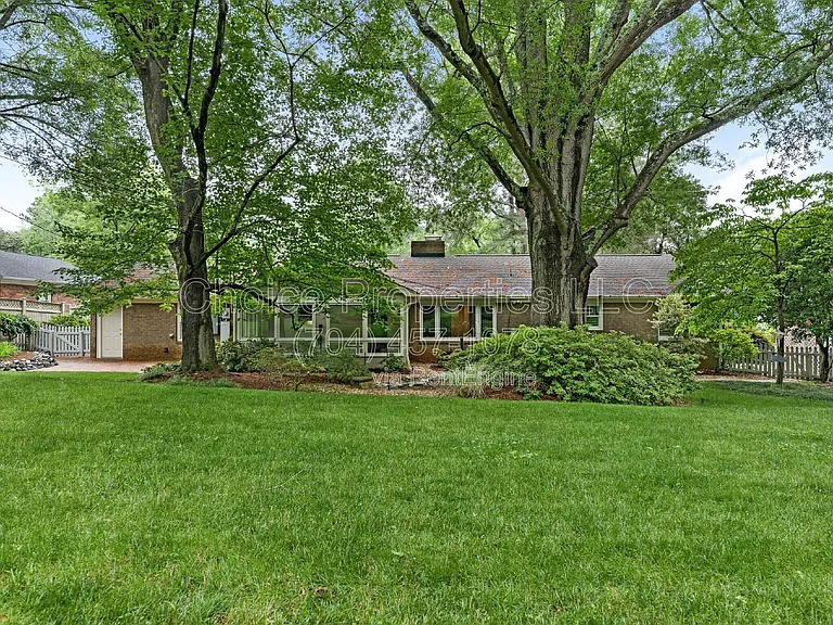 421 Blairmore Dr — Photo 27