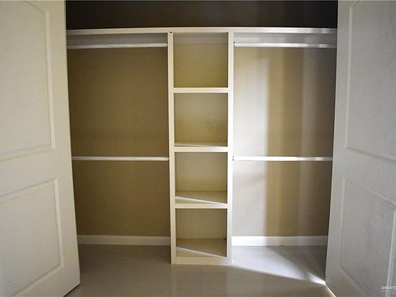 5th image of 2420 N Mojave #4