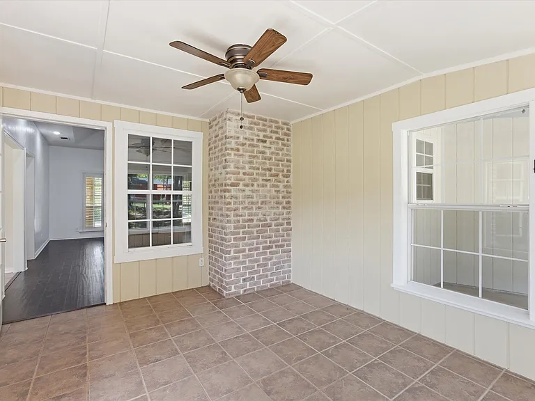 1025 Burchbury Trl — Photo 15
