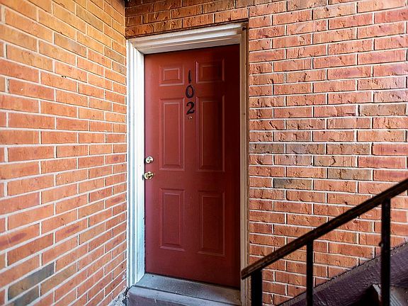 3rd image of 1946 Greenpoint Dr APT 102