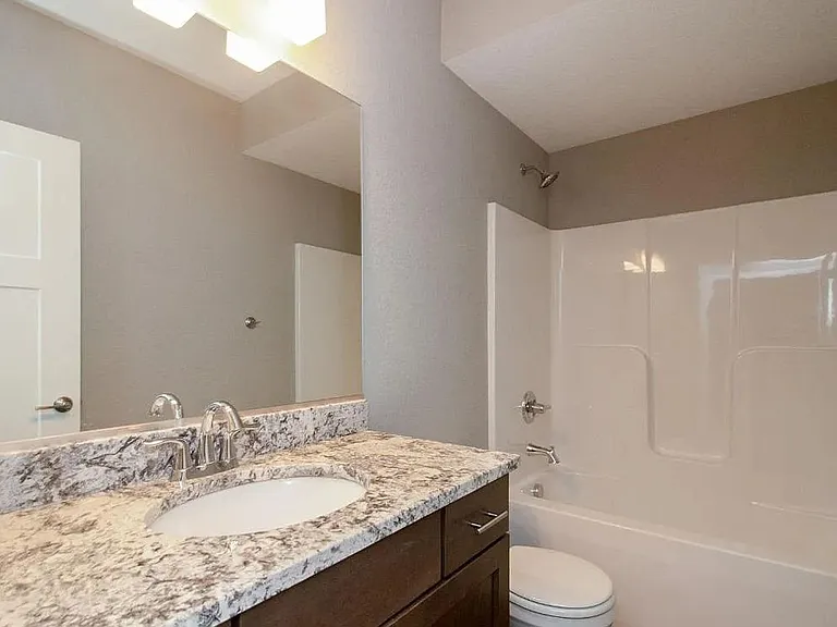 1817 NE Heritage Dr — Photo 17
