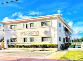 105 S Shore Dr, Miami, FL