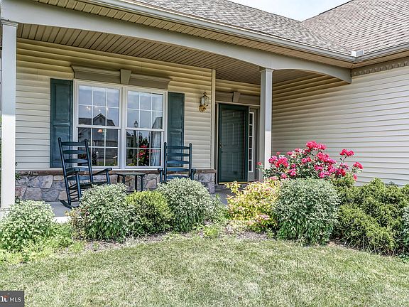 2nd image of 901 Walnut Crest Dr #L-0063