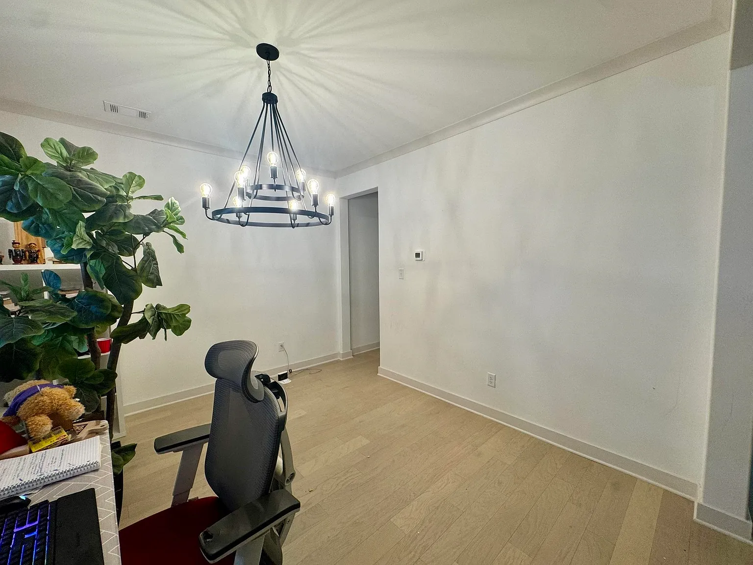 5 bed, 4.5 bath, 3439 sqft, $3,200 — Photo 4