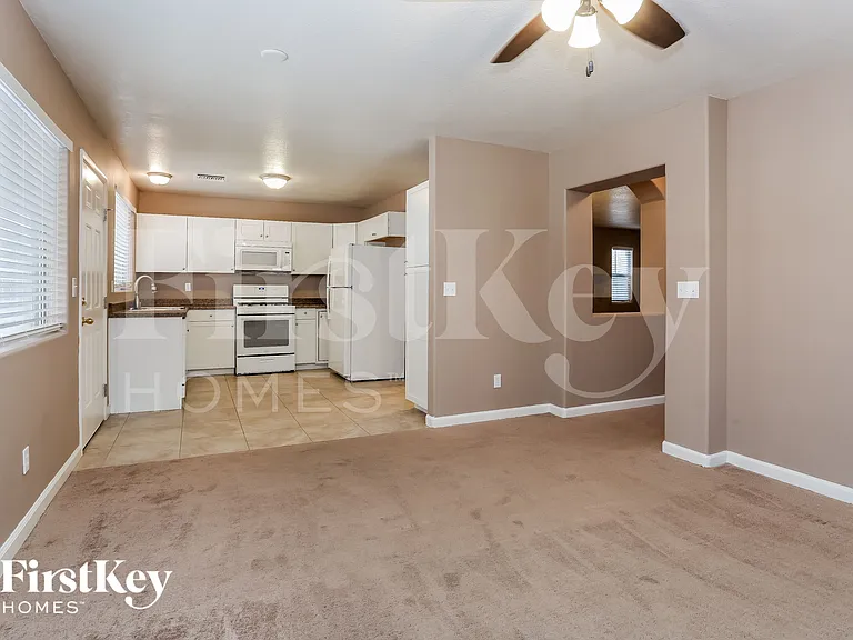 9135 Green Frost Dr — Photo 6