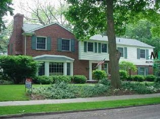 270 Chewton Rd, Bloomfield Hills, MI 48301