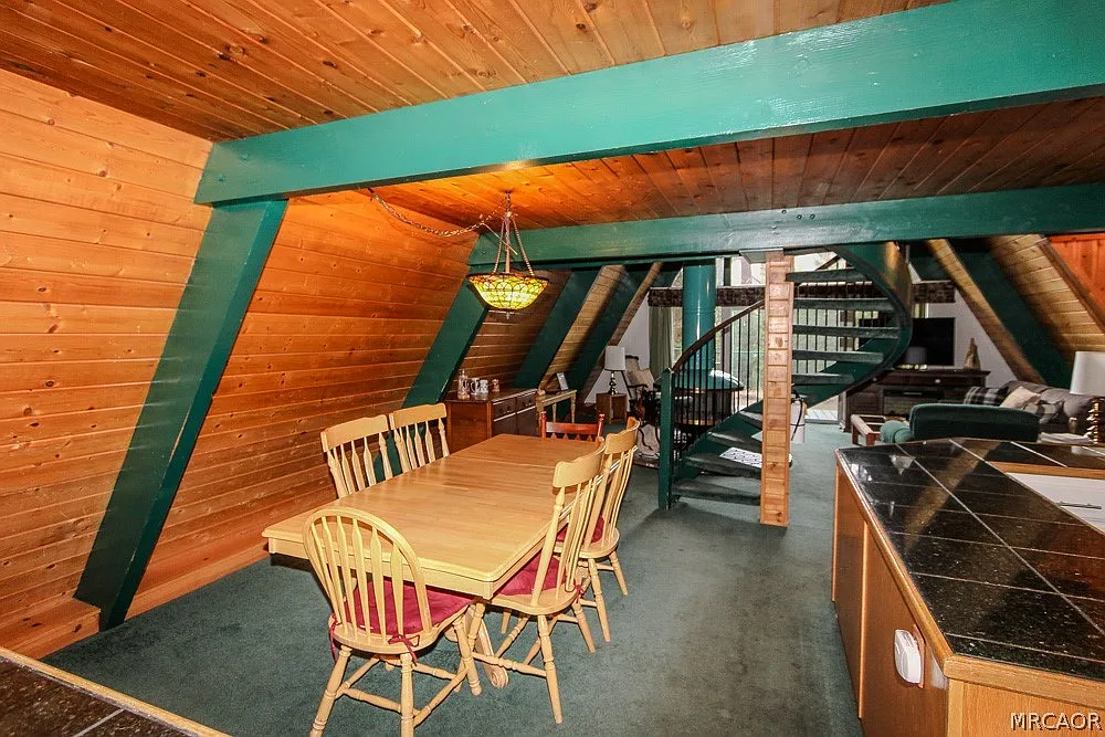 2 bed, 1.5 bath, 1462 sqft, $1,850 — Photo 2