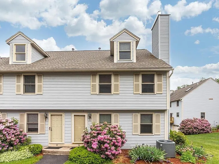 34 Highbridge Hl — Photo 1