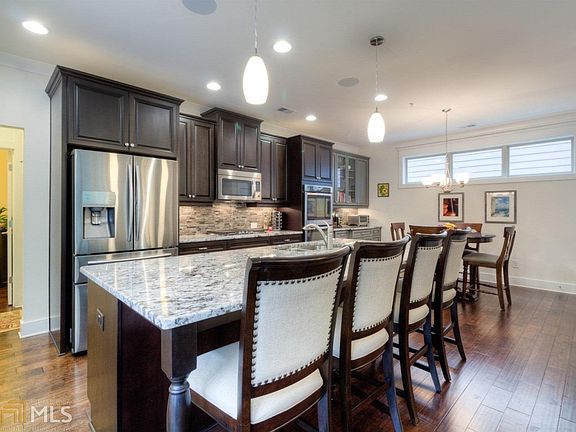 4th image of 1635 Telfair Way SE