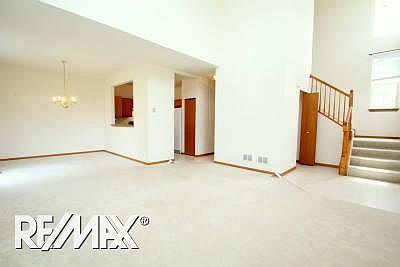 3rd image of 305 Robin Glen Ln