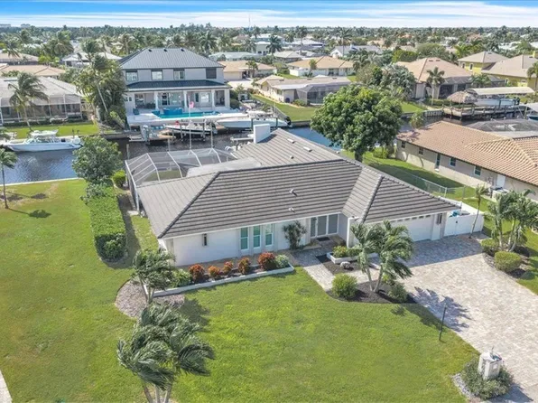 1034 N Waterway Dr, Fort Myers, FL 33919