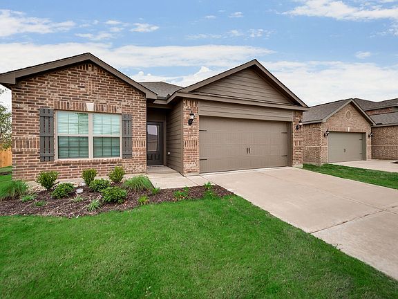 The Maple Plan has 3 bedrooms and 2 full baths.