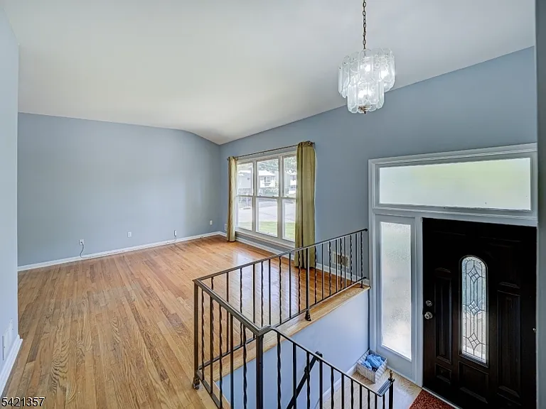 50 Auburn Rd — Photo 4